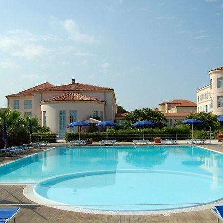 Resort Principi Di Piemonte Tirrenia Εξωτερικό φωτογραφία